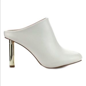 NIB! Cape Robbin - white mule with gold heel